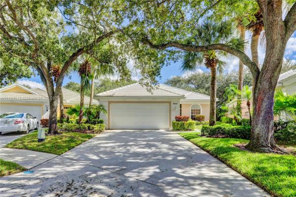 Garden Oaks, 8612 Doverbrook Dr, Palm Beach Gardens, Florida 33410, image 2