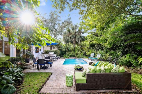 Riviera, 415 Garlenda Ave, Coral Gables, Florida 33146, image 2