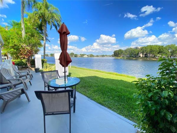The Provinces Of Pierpointe At Pembroke Lakes, 11645 NW 11th St, Pembroke Pines, Florida 33026, image 2