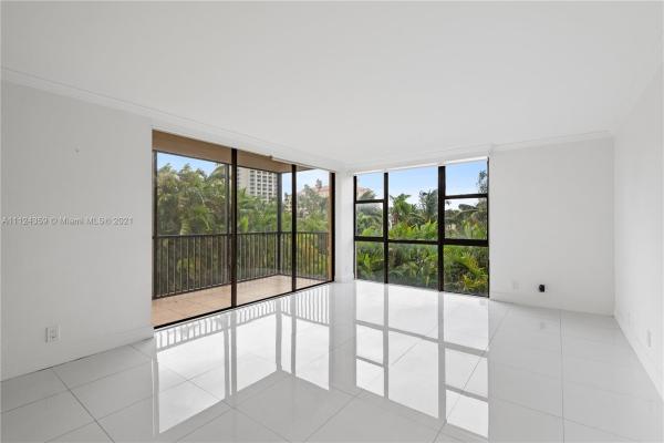 Coronado Tower 1, 20335 W Country Club Dr #209, Aventura, Florida 33180, image 2