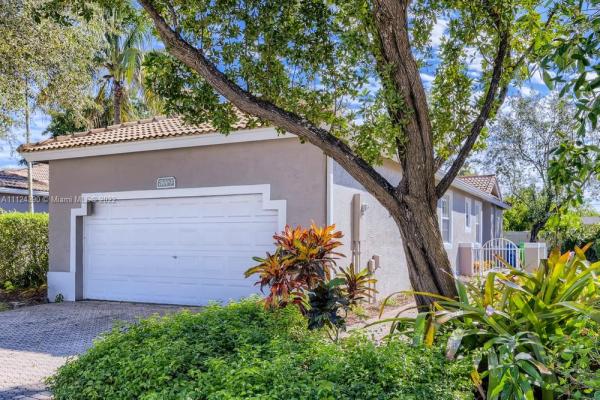 Regency Homes At Fairway Isles, 7600 S Aragon Blvd #3, Sunrise, Florida 33322, image 2