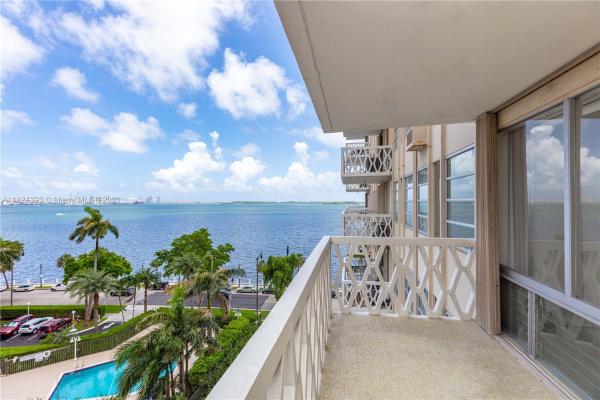 Point View, 1430 Brickell Bay Dr #702, Miami, Florida 33131, image 2