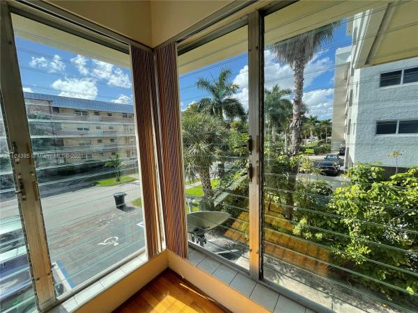 Eastern Shores, 3661 NE 170 St #2, North Miami Beach, Florida 33160, image 2
