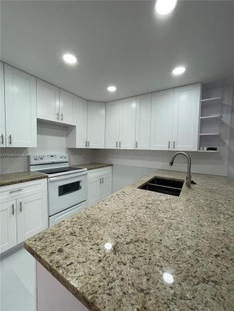 Village At Lake Pine, 824 SW 118th Ter, Davie, Florida 33325, image 2
