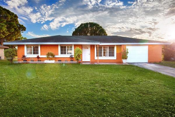 638 SW Everett Ct, Florida 34953, image 2