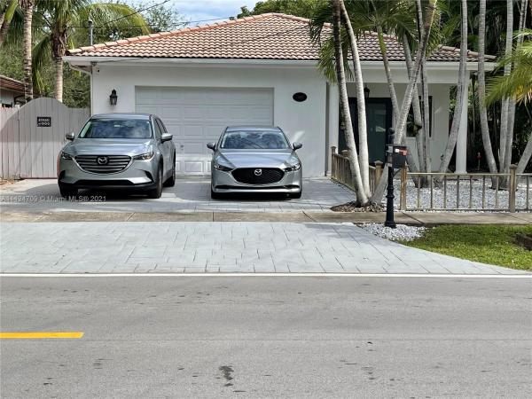 11843 W Biscayne Canal Rd, Unincorporated Dade County, Florida 33161, image 2