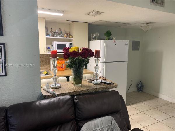 Villas Of West Bird, 3901 SW 112th Ave #6, University Park, Florida 33165, image 2