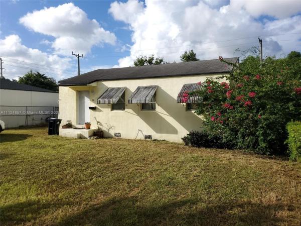 Country Club Estates, 181 Truxton Dr, Miami Springs, Florida 33166, image 2
