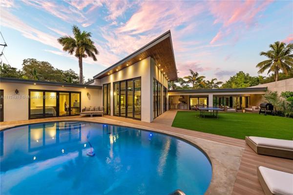 Bay Heights, 161 S SHORE DR S, Miami, Florida 33133, image 2