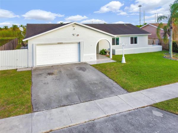 Meadow Wood Manor, 25915 SW 122nd Ct, Goulds, Florida 33032, image 2