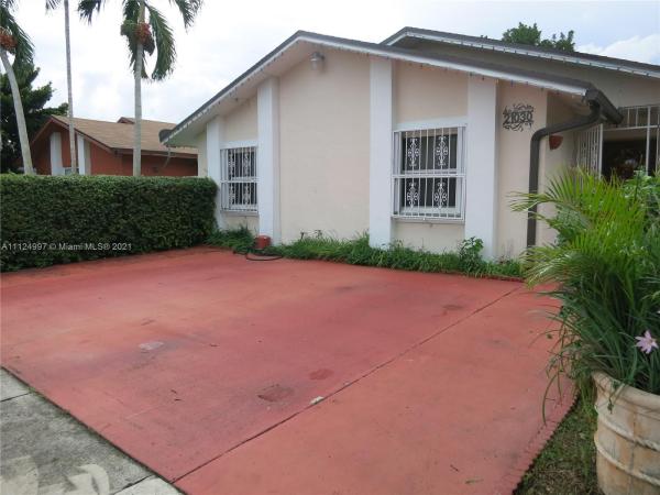 Strawberry Field, 21030 SW 118th Pl, South Miami Heights, Florida 33177, image 2