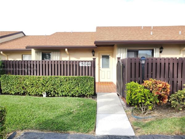 Pine Ridge North 2, 630 Sea Pine Way #I, Greenacres, Florida 33415, image 2