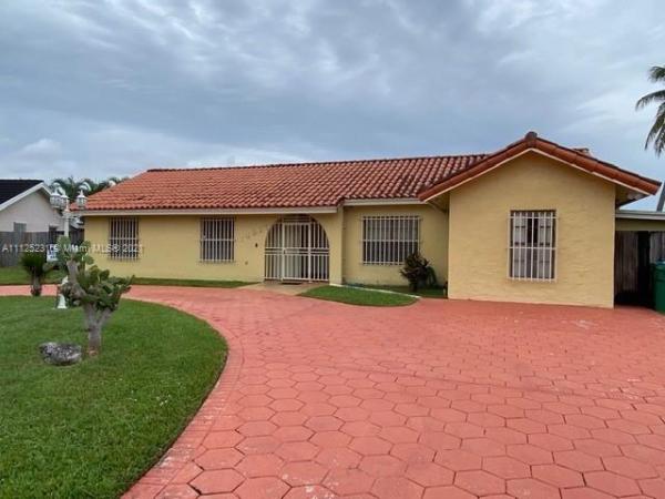 Bird Lakes North, 14227 SW 45th St, Kendale Lakes, Florida 33175, image 2