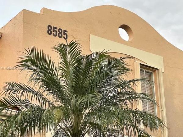 Coral Pointe Townhomes, 8585 NW 6th Ln #9-208, Fountainebleau, Florida 33126, image 2