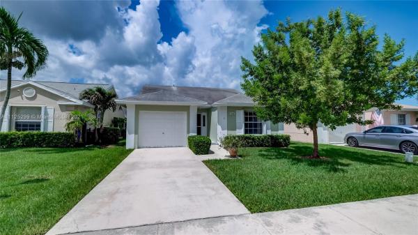 North Gate, 2245 SE 7th Pl, Homestead, Florida 33033, image 2