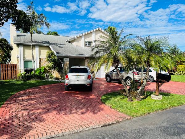 Lakes Of The Meadow, 5510 SW 147th Ct, Kendall West, Florida 33185, image 2