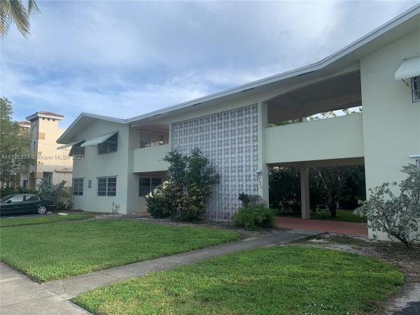 Royal Terrace, 1722 Mayo St #205, Hollywood, Florida 33020, image 2