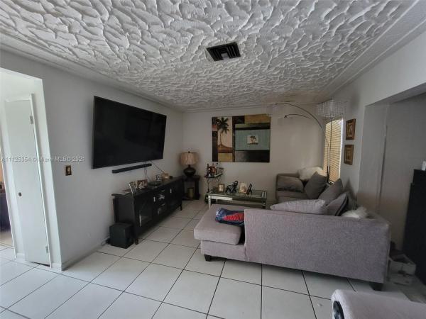 Leslie Estates, 3040 NW 195th St #1, Miami Gardens, Florida 33056, image 2
