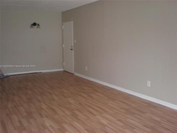 Hampton Court, 5821 Washington St #25, Hollywood, Florida 33023, image 2