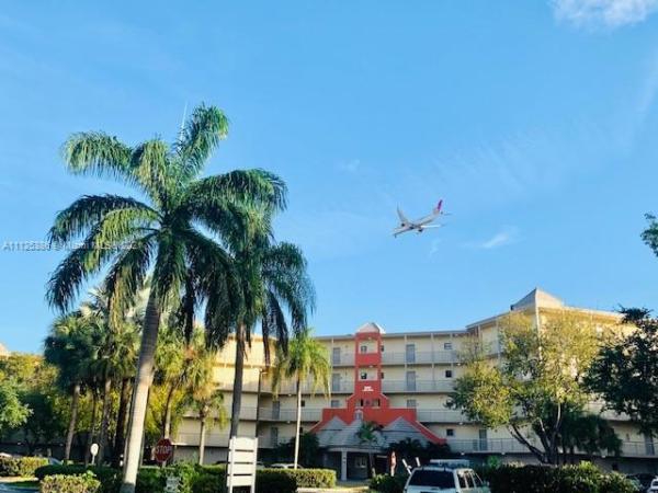 Las Vistas At Doral, 8323 Lake Dr #306, Doral, Florida 33166, image 2