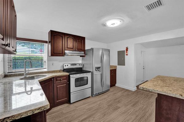 Sierra Mirada, 701 NW 199th St, Miami Gardens, Florida 33169, image 2