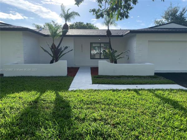 Point Royale, Cutler Bay, Florida 33189, image 2