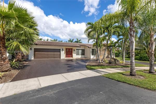 Tamiami Lakes, 13141 SW 18th Ter, Tamiami, Florida 33175, image 2
