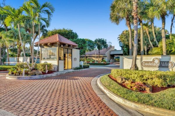 Dadeland Walk, 7954 SW 86th Ter, Kendall, Florida 33143, image 2