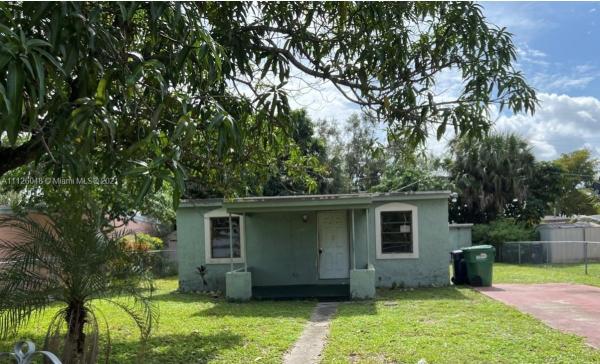 Magnolia Gardens, 1910 Service Rd, Opa-Locka, Florida 33054, image 2