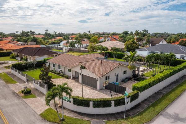 3000 SW 110th Ave, University Park, Florida 33165, image 2