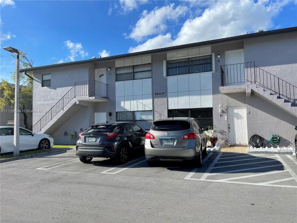 Playa Lago, 13351 SW 17th Ln #3-2, Tamiami, Florida 33175, image 2
