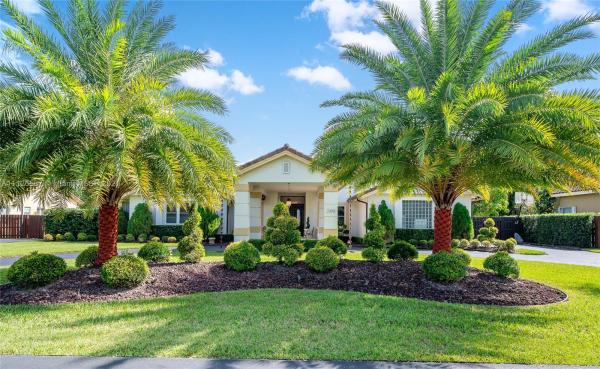 Poinciana Gardens, 7355 SW 118th Ct, Kendale Lakes, Florida 33183, image 2