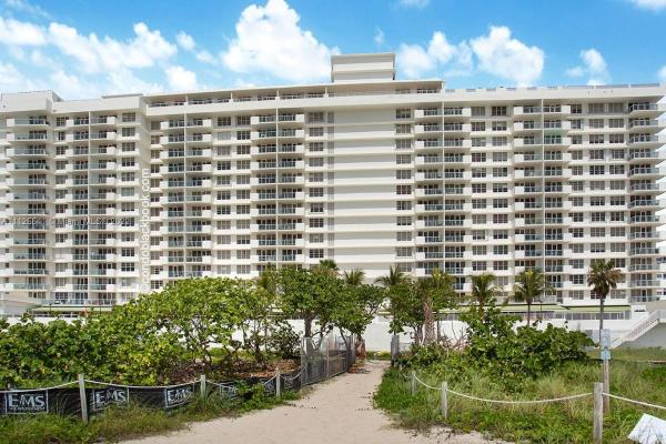 The Pavilion, 5601 Collins Ave #1621, Miami Beach, Florida 33140, image 2