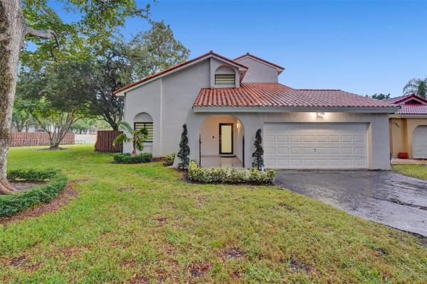 Patio Homes At The Moors, 17316 NW 62nd Pl, Country Club, Florida 33015, image 2