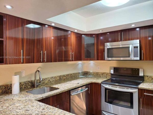 Valencia Village, 54 Madrid Ln #5-15, Davie, Florida 33324, image 2