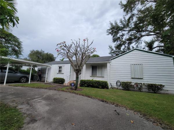 University Manor, 5843 SW 62nd St, South Miami, Florida 33143, image 2