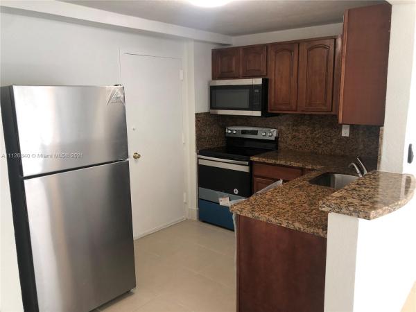 Dadeland Place, 9143 SW 77th Ave #B108, Kendall, Florida 33156, image 2