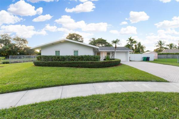 Bel Aire, 18610 SW 93rd Pl, Cutler Bay, Florida 33157, image 2