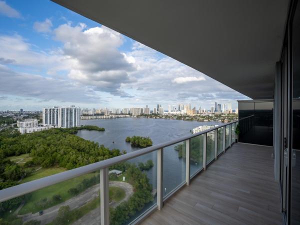 The Harbour North Tower, 16385 Biscayne Blvd #2401, North Miami Beach, Florida 33160, image 1
