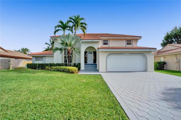 Hawkes Bluff, 5360 Lancelot Ln, Davie, Florida 33331, image 2