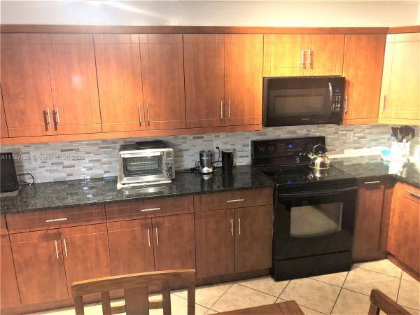 Waterview Estates, 702 Waterview Dr, Palm Springs, Florida 33461, image 2