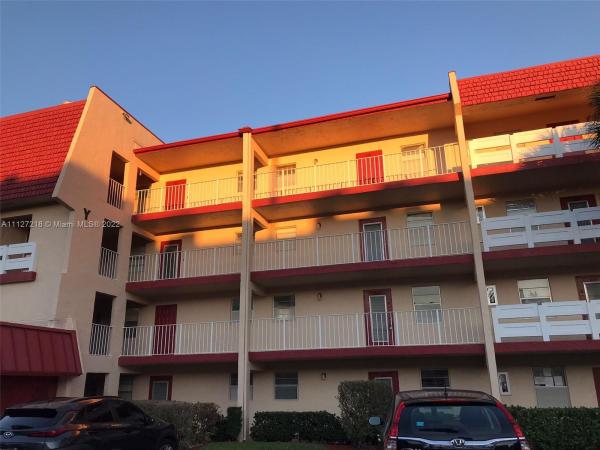 Oriole Golf & Tennis Club 2, 1015 Country Club Dr #404, Margate, Florida 33063, image 1
