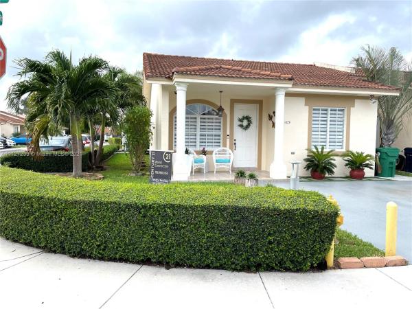 Coral Villas, Richmond West, Florida 33177, image 2