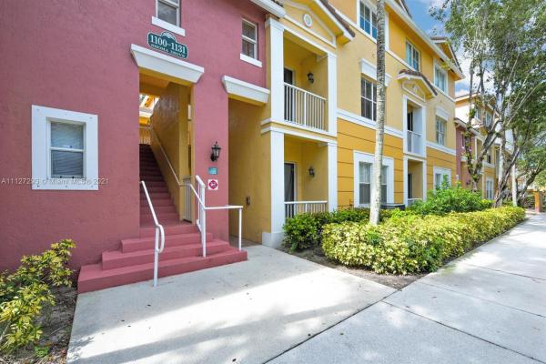 Shoma Courtyards At Royal Palm Beach, 1130 Shoma Dr, Royal Palm Beach, Florida 33414, image 2