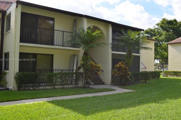 Pine Ridge At Haverhill, 4857 Sable Pine Cir #B2, West Palm Beach, Florida 33417, image 2