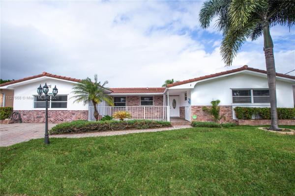 Sunset Isles, 2827 Arthur St, Hollywood, Florida 33020, image 2