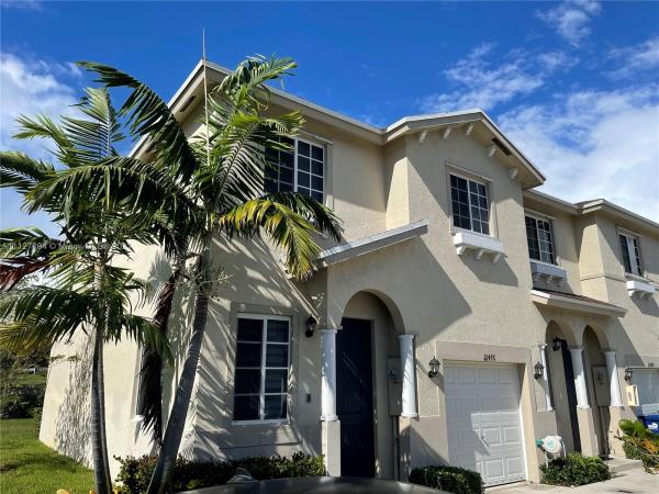Walden Townhomes, 21476 NW 14th Ct, Miami Gardens, Florida 33169, image 2