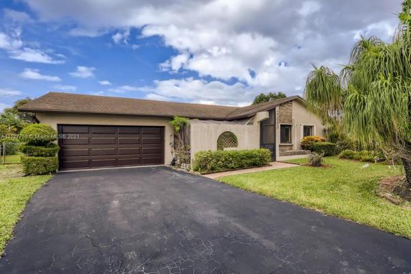 Sandalfoot Estates East, 22663 SW 8th Ct, Boca Raton, Florida 33433, image 2