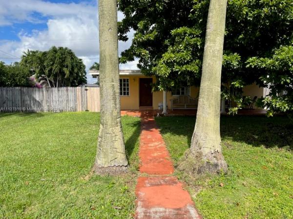 Tropical Estates, 9821 SW 47th St, Olympia Heights, Florida 33165, image 2