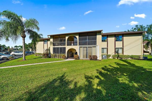 Pine Ridge 3, 322 Pine Ridge Cir #D-2, Greenacres, Florida 33463, image 2